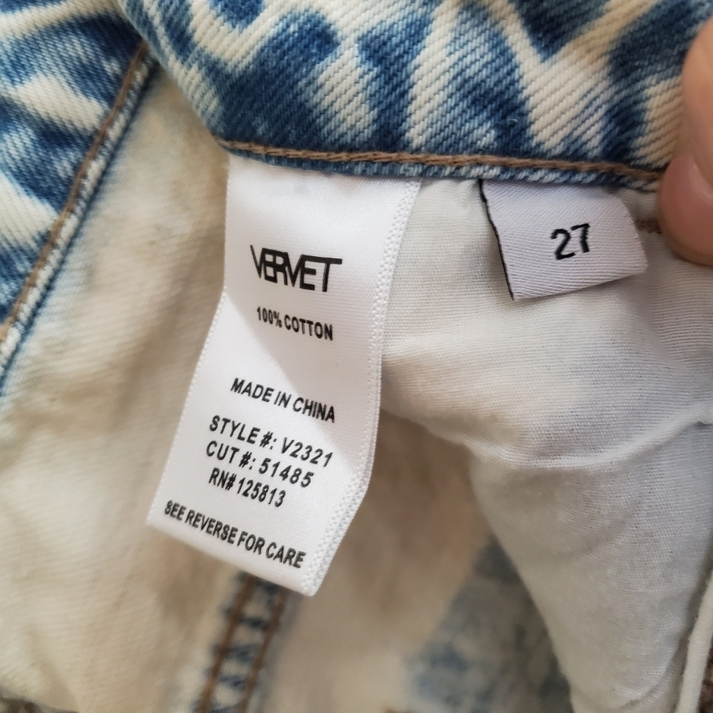 Vervet Light Wash Button Fly Raw Hem Distressed Jeans Size 27 - Picture 9 of 12